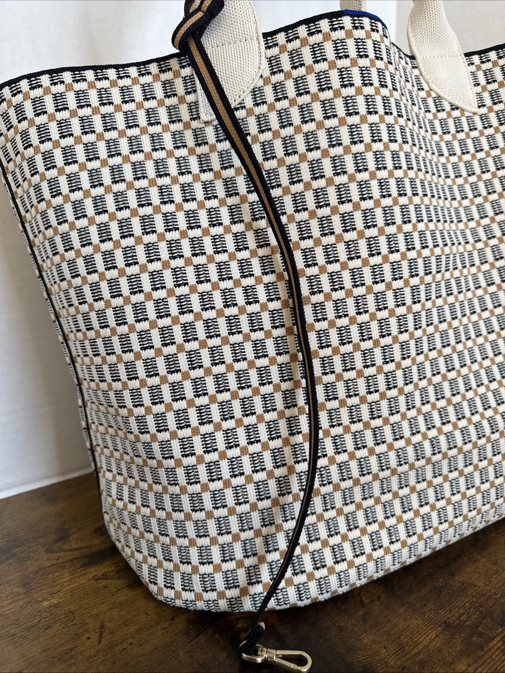 Rothy's The Lightweight Reversible Tote Checkered Black Cream Tan RARE New Tags - Picture 9 of 12